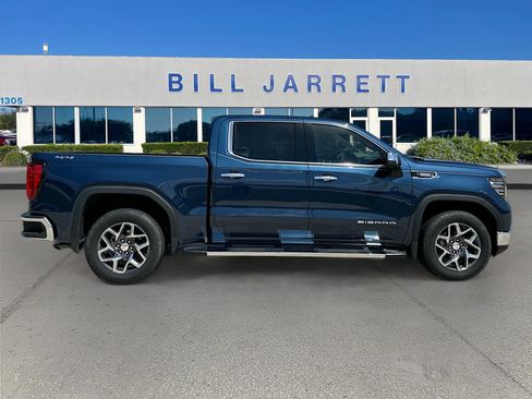 Used 2023 GMC Sierra 1500 SLT w/ SLT Premium Plus Package AWD/4WD image 8