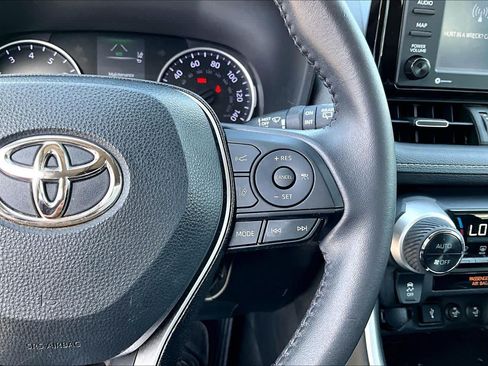 Used 2021 Toyota RAV4 XLE Premium FWD image 27