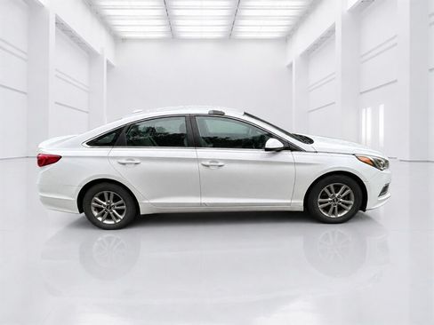 Used 2017 Hyundai Sonata SE FWD image 3
