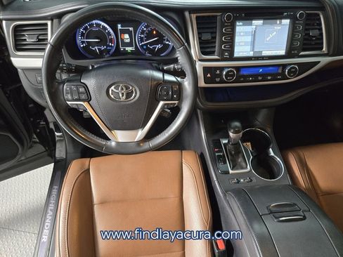 Used 2019 Toyota Highlander Limited image 14