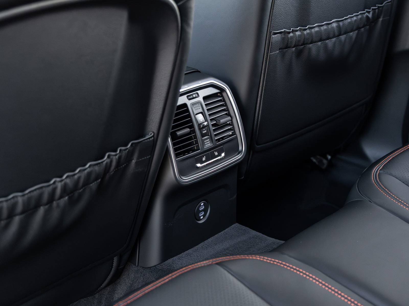 Certified 2026 Porsche Macan S AWD/4WD image 35