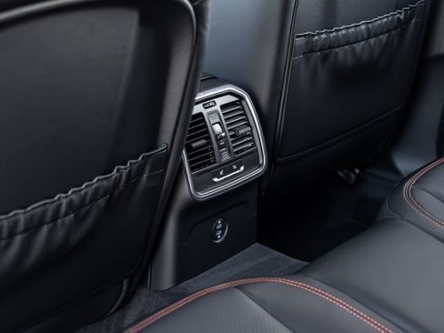 Certified 2026 Porsche Macan S AWD/4WD image 35