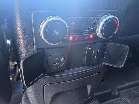 Used 2022 Ford Explorer Limited w/ Equipment Group 301A image 31