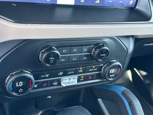 Certified 2023 Ford Bronco Wildtrak AWD/4WD image 31