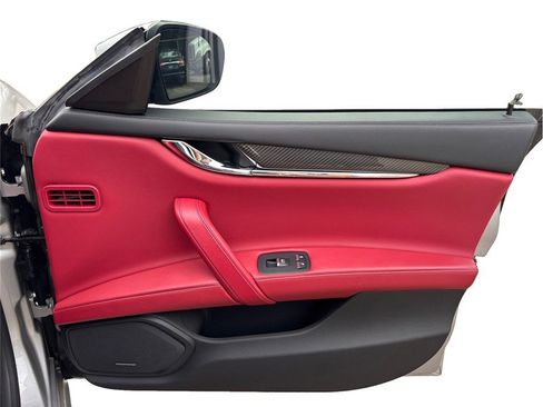 Used 2018 Maserati Quattroporte GTS GranSport image 47