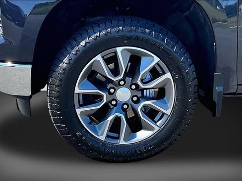 Used 2023 Chevrolet Silverado 1500 LT AWD/4WD image 8