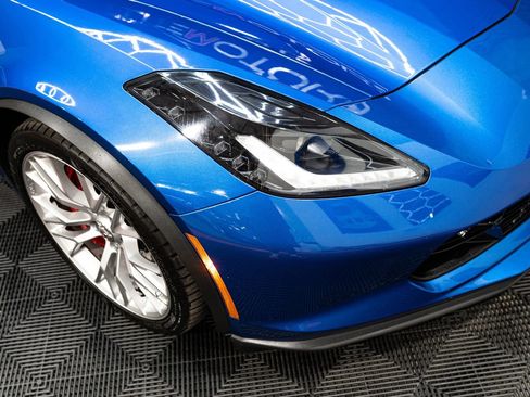 Used 2016 Chevrolet Corvette Z06 w/ 3LZ Preferred Equipment Group RWD image 5