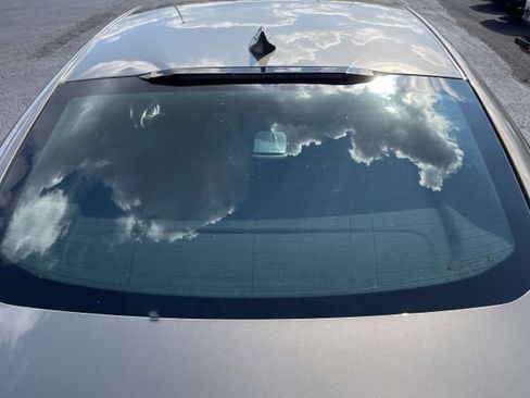 Used 2018 Chevrolet Malibu LT image 9