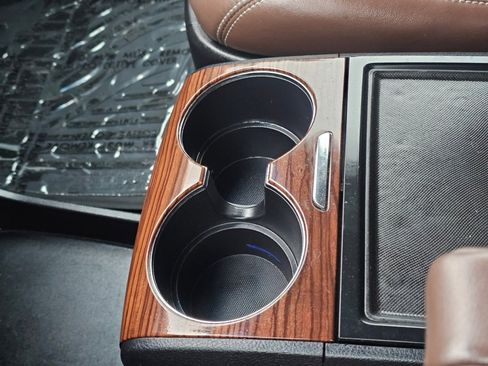 Used 2017 Toyota Sienna Limited Premium image 11