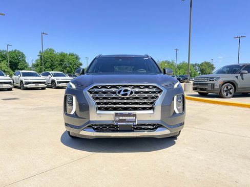 Used 2020 Hyundai Palisade Limited FWD image 2