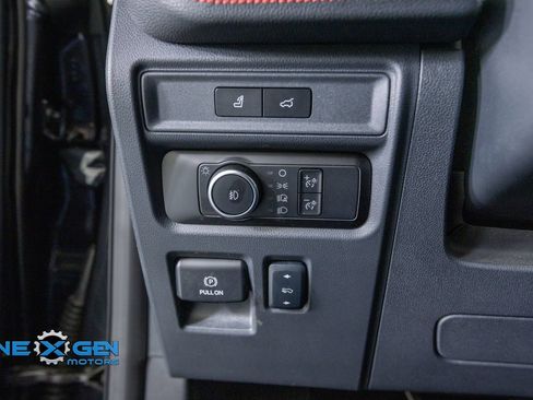 Used 2024 Ford Expedition Limited AWD/4WD image 13