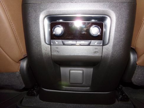 New 2025 Chevrolet Tahoe High Country image 12