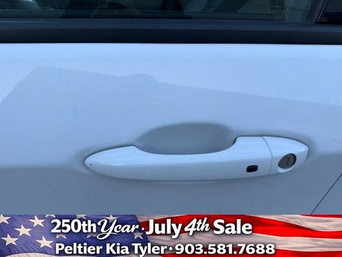 Used 2024 Jeep Compass Latitude w/ Altitude Special Edition AWD/4WD image 5