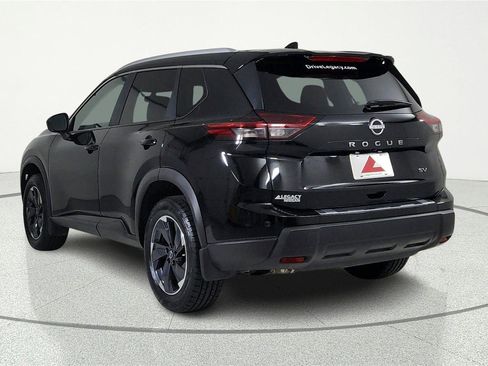 Used 2024 Nissan Rogue SV w/ SV Premium Package FWD image 4