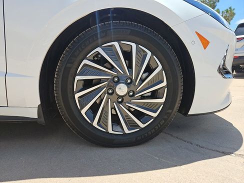 Used 2022 Hyundai Sonata Limited FWD image 10