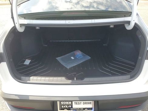New 2026 Kia K4 FWD image 9