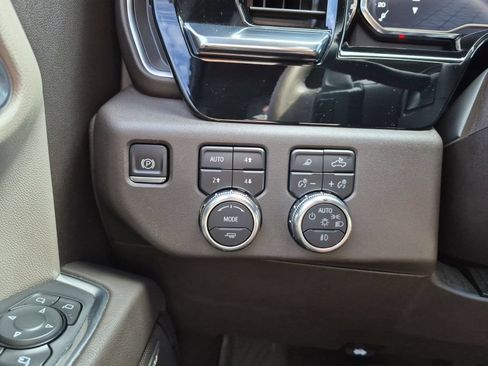 Certified 2024 GMC Sierra 1500 SLT w/ SLT Premium Plus Package AWD/4WD image 18
