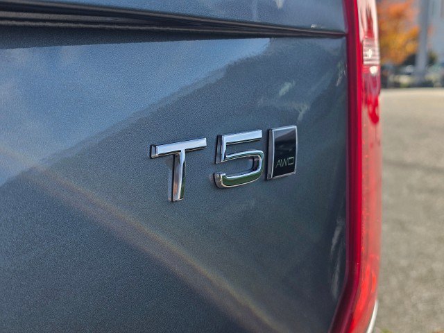 Used 2020 Volvo XC90 T5 Momentum AWD/4WD image 18