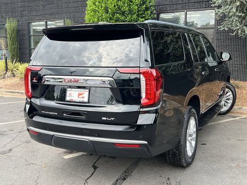 Used 2022 GMC Yukon XL SLT w/ SLT Luxury Package image 12