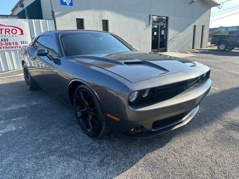 Used 2018 Dodge Challenger SXT w/ Blacktop Package image 7