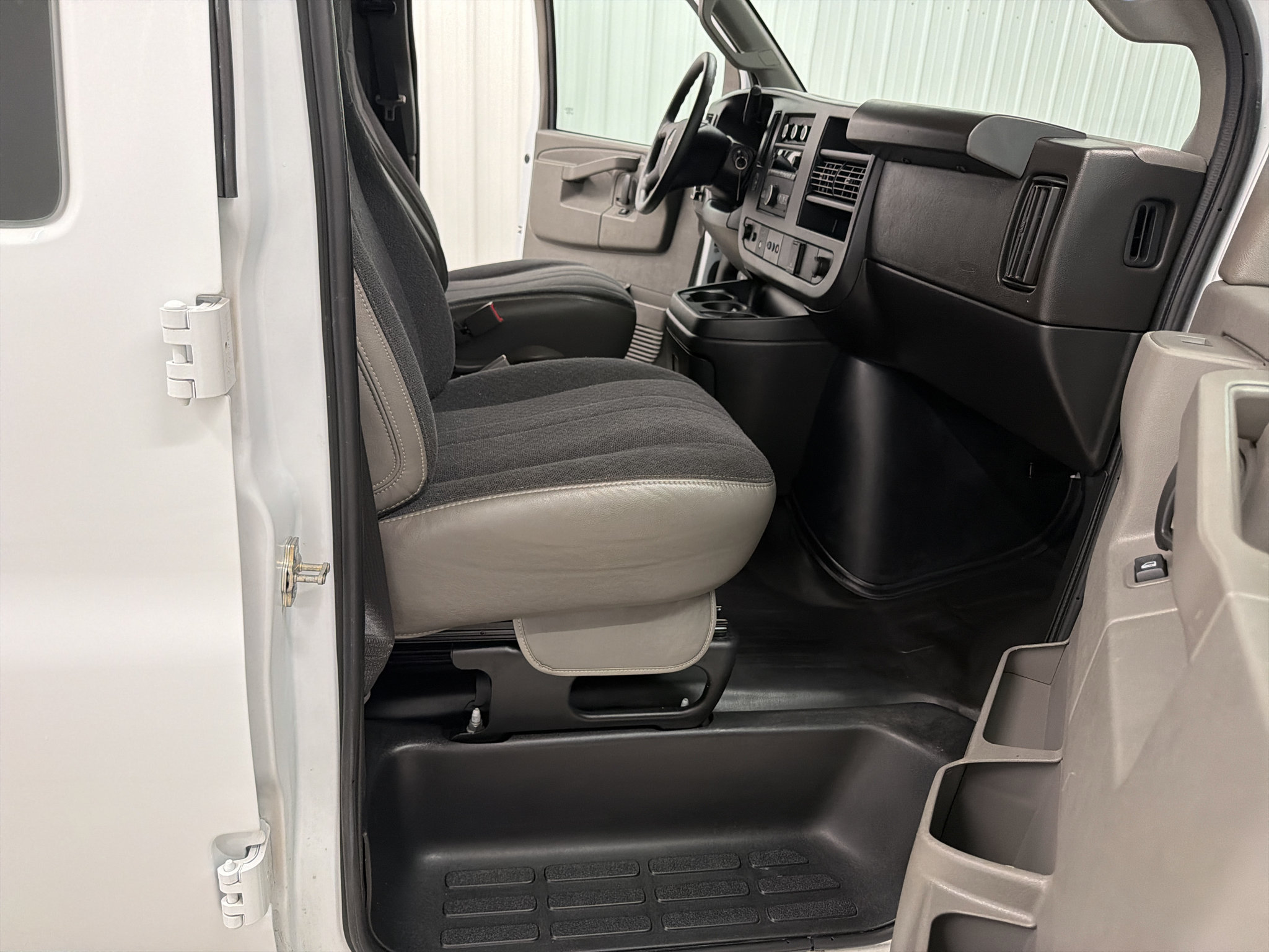 Used 2025 GMC Savana 2500 w/ Driver Convenience Package RWD image 14