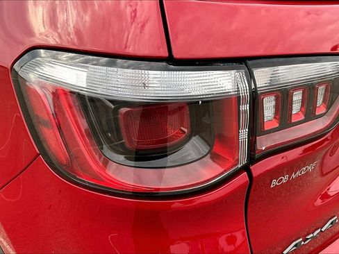 Used 2020 Jeep Compass Trailhawk AWD/4WD image 32