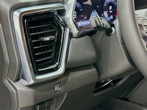 New 2026 GMC Canyon Elevation w/ Convenience Package image 13