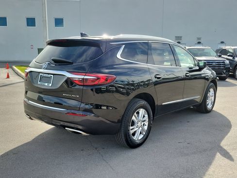 Used 2018 Buick Enclave Essence image 4