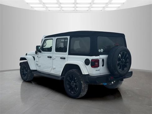 Certified 2022 Jeep Wrangler Unlimited Sahara w/ Cold Weather Group image 5