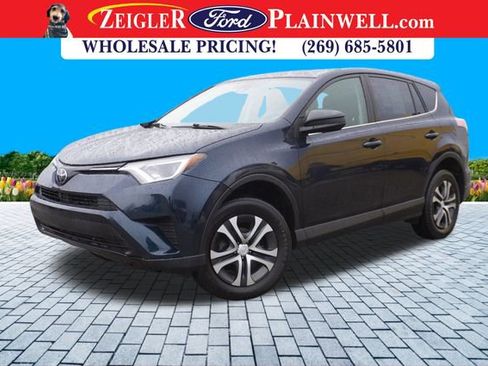 Used 2017 Toyota RAV4 LE image 1