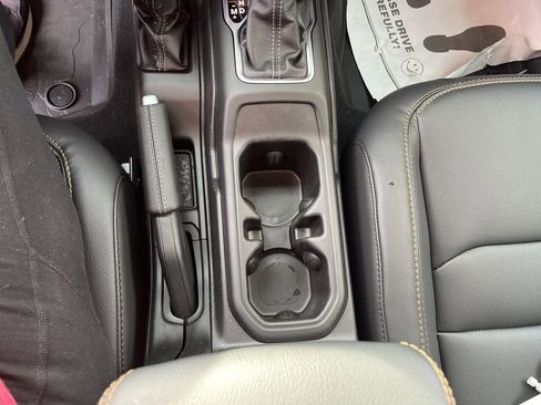 New 2025 Jeep Gladiator Sport image 24