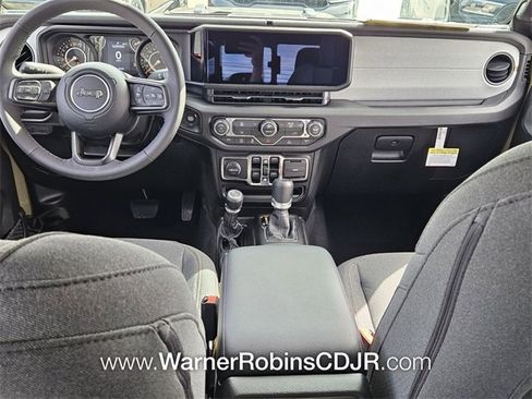 New 2025 Jeep Gladiator Sport image 8