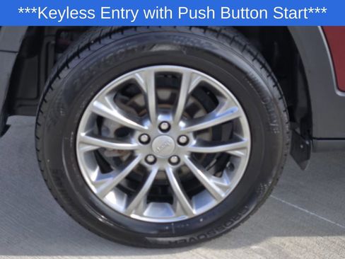 Used 2020 Jeep Cherokee Latitude Plus image 10