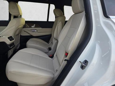 Certified 2025 Mercedes-Benz GLS 450 4MATIC image 17