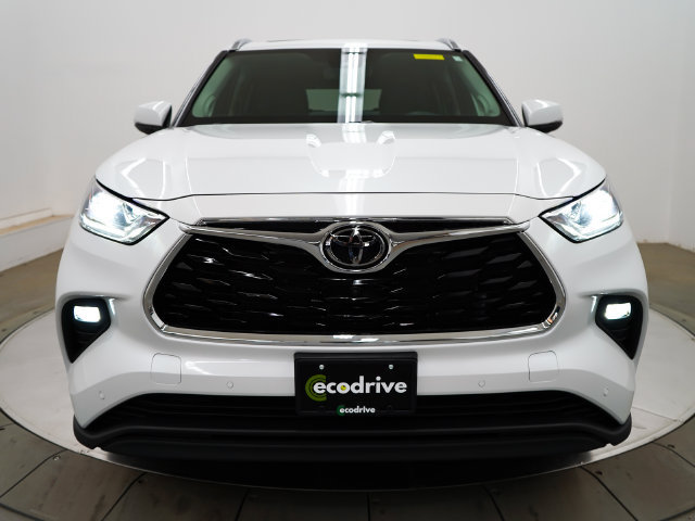 Used 2022 Toyota Highlander Limited AWD/4WD image 2