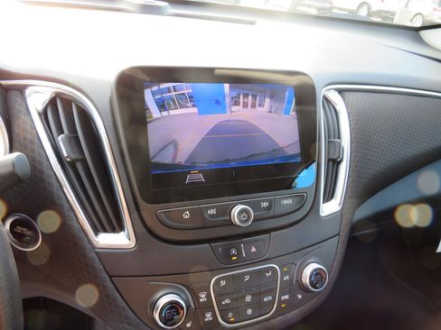 Used 2020 Chevrolet Malibu LT FWD image 6