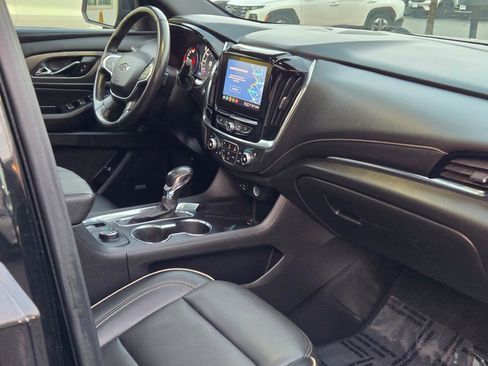 Certified 2022 Chevrolet Traverse Premier w/ Redline Edition image 8