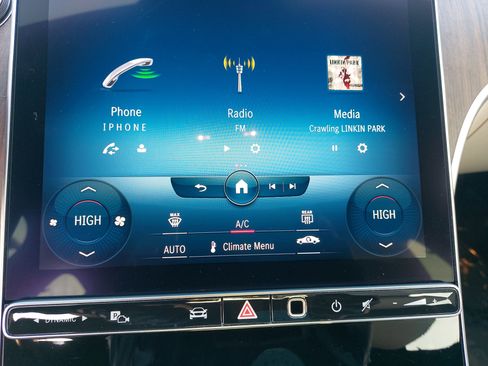 Used 2022 Mercedes-Benz C 300 C 300 image 23