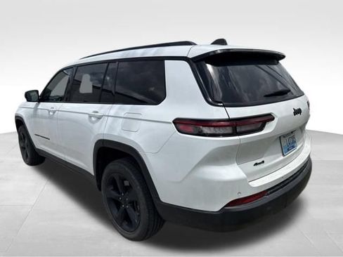 Used 2023 Jeep Grand Cherokee L Laredo AWD/4WD image 6