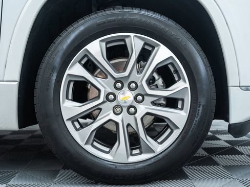Used 2021 Chevrolet Traverse Premier w/ LPO, 'HIT The Road' Package AWD/4WD image 21