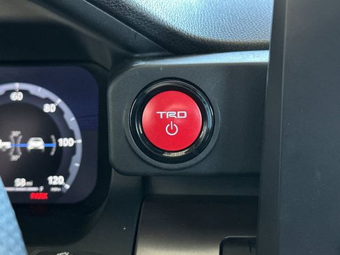 Used 2025 Toyota Tacoma TRD Off-Road AWD/4WD image 19