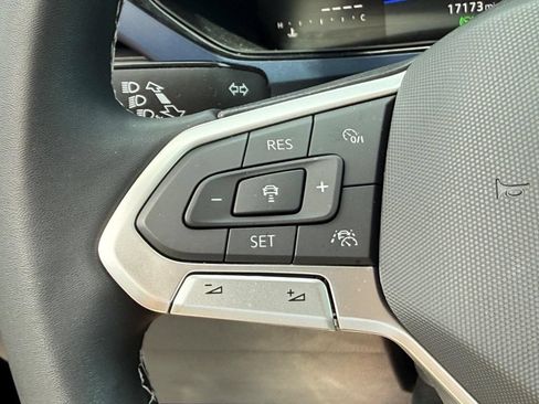 Certified 2023 Volkswagen Taos SE AWD/4WD image 16