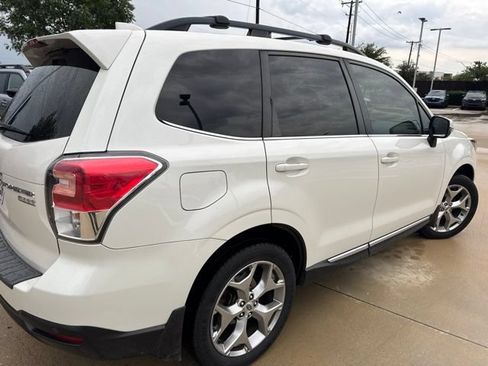 Used 2017 Subaru Forester 2.5i Touring AWD/4WD image 3