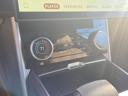 Used 2023 Land Rover Range Rover SE image 16