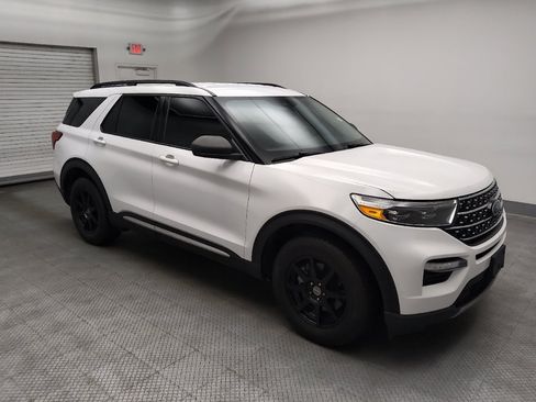 Used 2021 Ford Explorer XLT w/ Equipment Group 202A AWD/4WD image 11