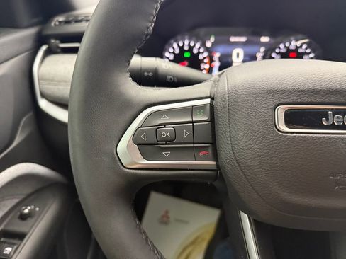 Used 2024 Jeep Compass Latitude AWD/4WD image 33
