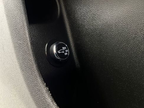 Used 2024 Cadillac XT4 Premium Luxury image 13