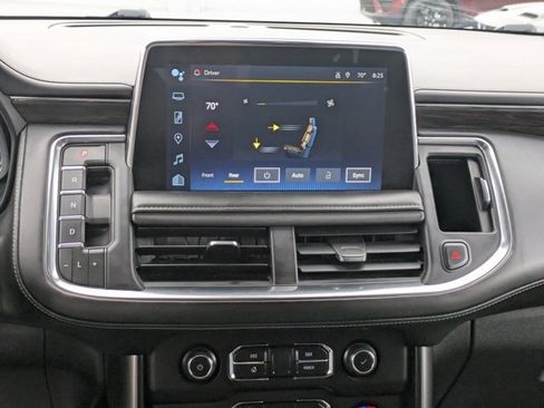 Used 2023 Chevrolet Suburban LT image 16