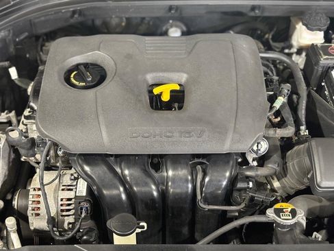 Used 2019 Hyundai Elantra SEL image 33