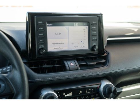 Used 2019 Toyota RAV4 LE FWD image 20